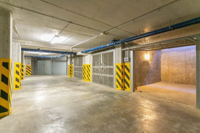 Box fermé ou place couverte à Paris : comment choisir ? | Parkto | Blog ...